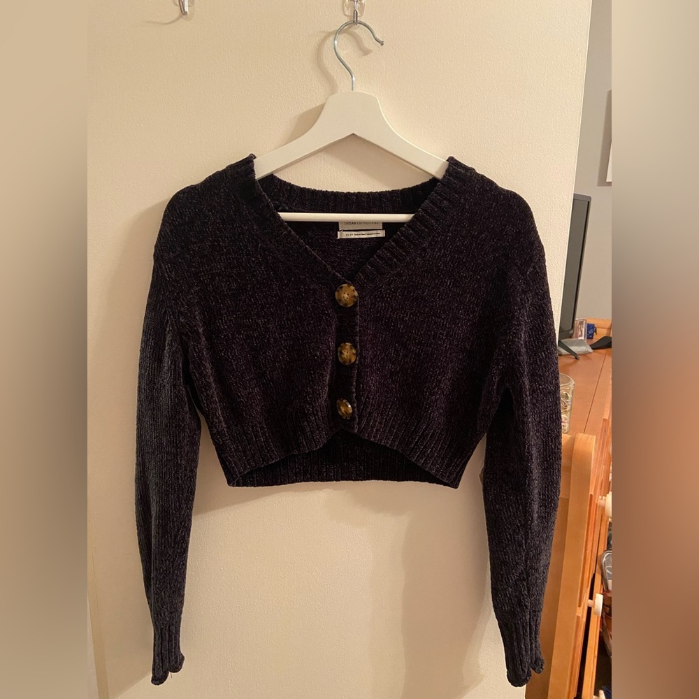 urban outfitters cropped button up sweater!!